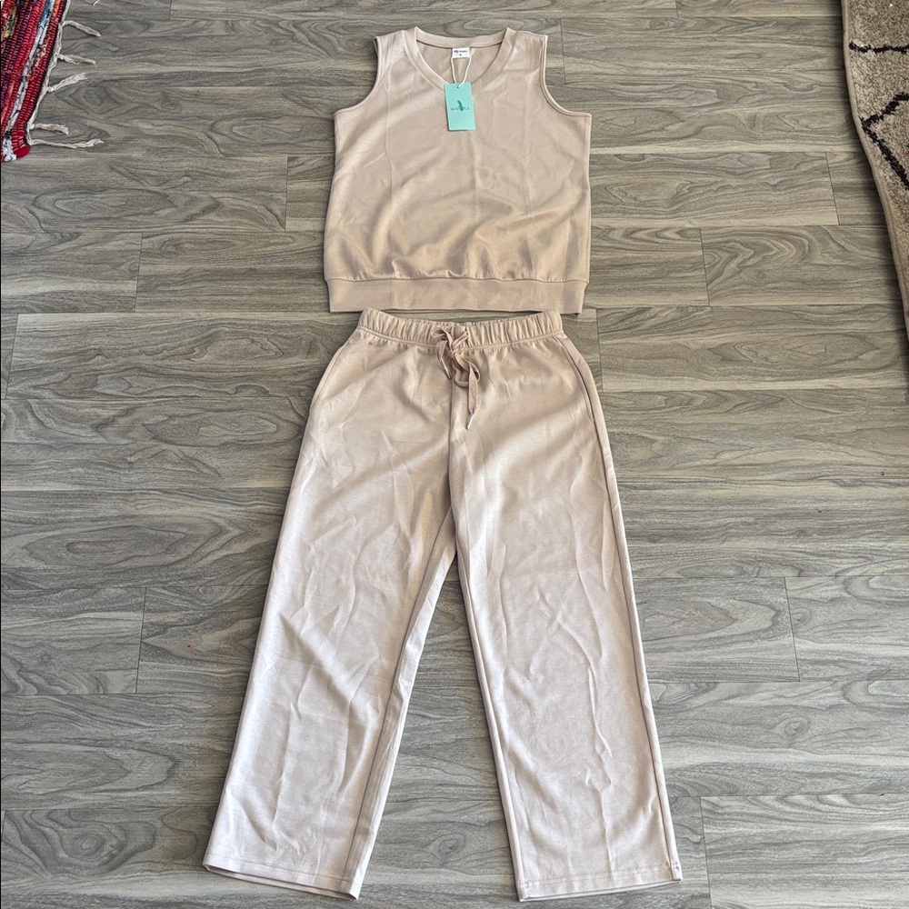 Women's Beige Sleeveless Top and Pants Set